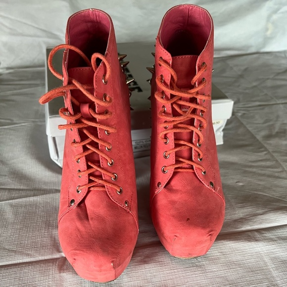 Studded Booties Sz 8 🌟 - Picture 2 of 6